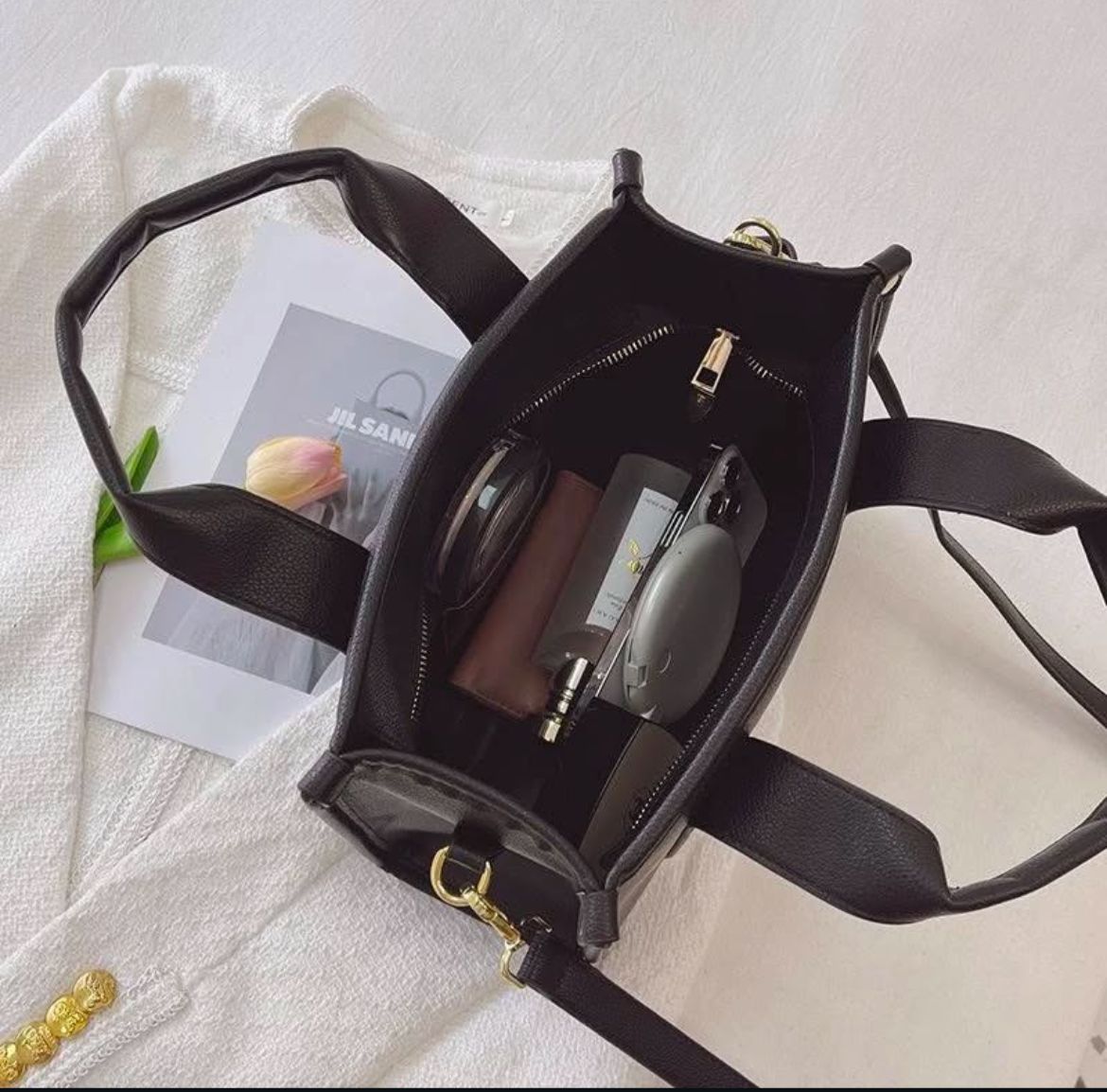 Marc Jacobs Handbag – Premium Quality (Black)