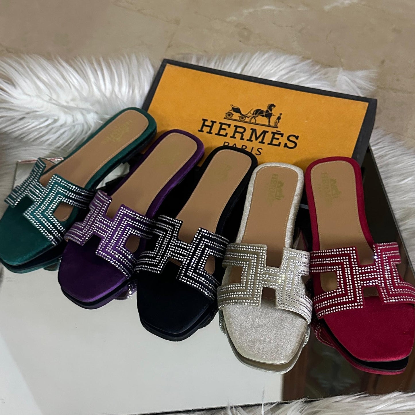 Hermès Iconic Luxury Slippers – Elegant & Timeless (Silver)