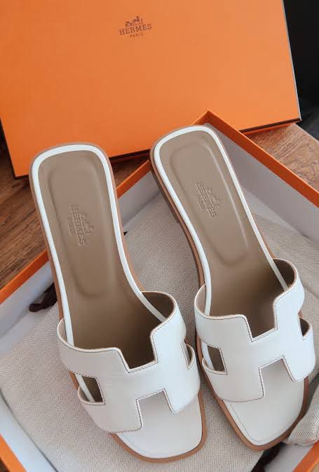 Hermès Women's Slippers – Elegant & Comfortable (White)