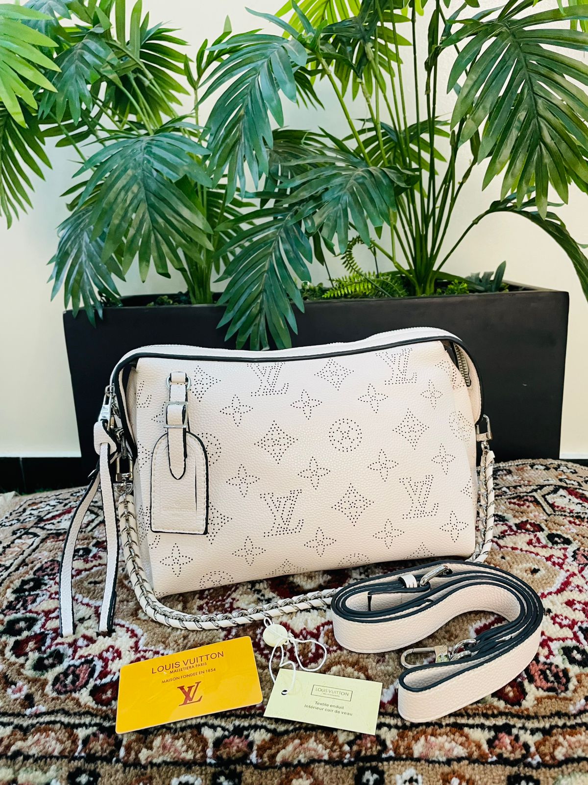LOUIS VUITTON-Inspired Handbag β Premium Quality Women Bag with Silver Accessories (Off White)