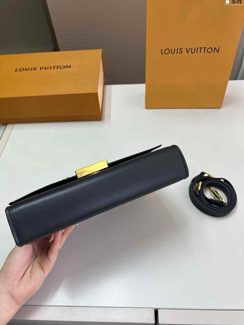 LOUIS VUITTON CAPUCINES – Women Wallet On Chain(Black)