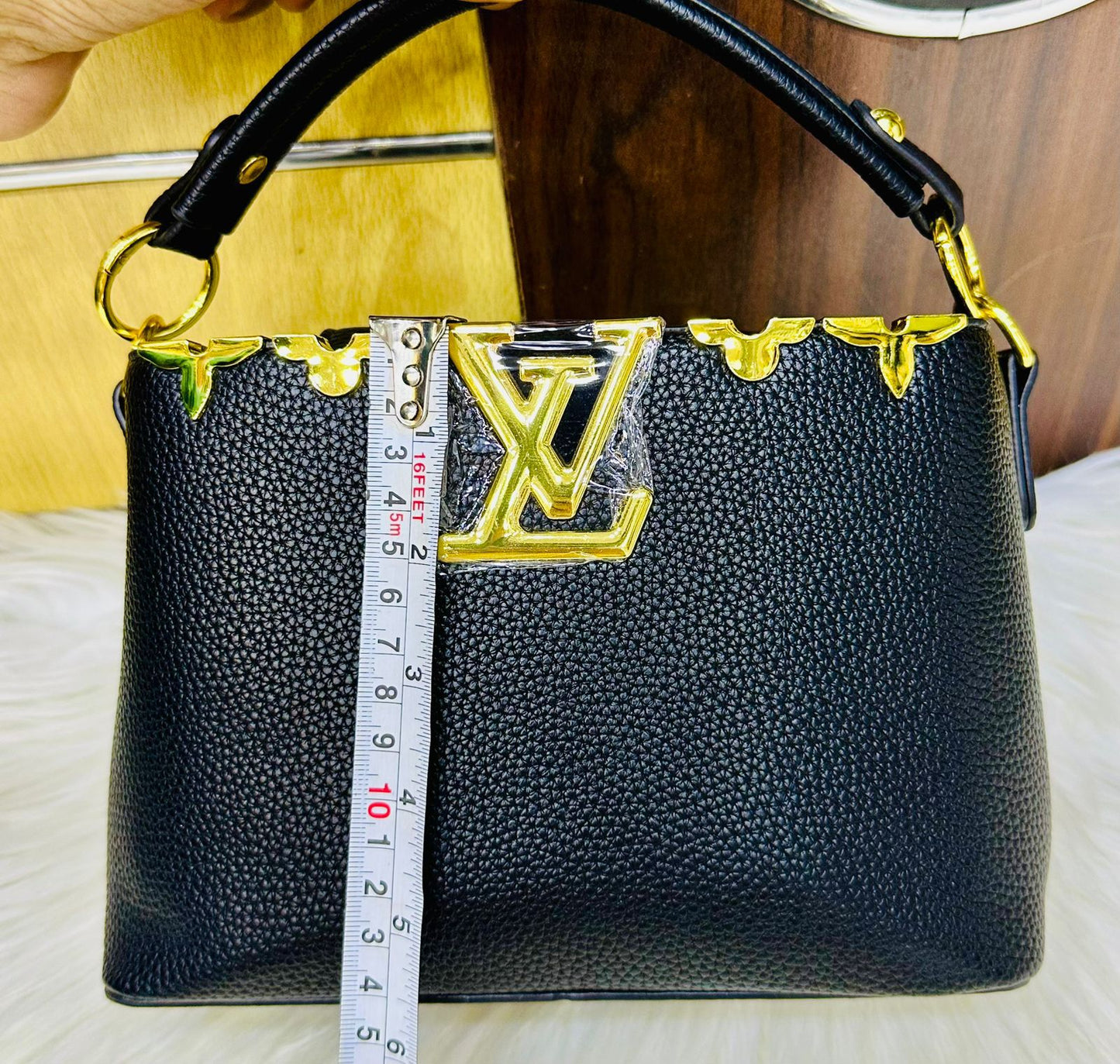 LOUIS VUITTON CAPUCINES – Women Bag (White)