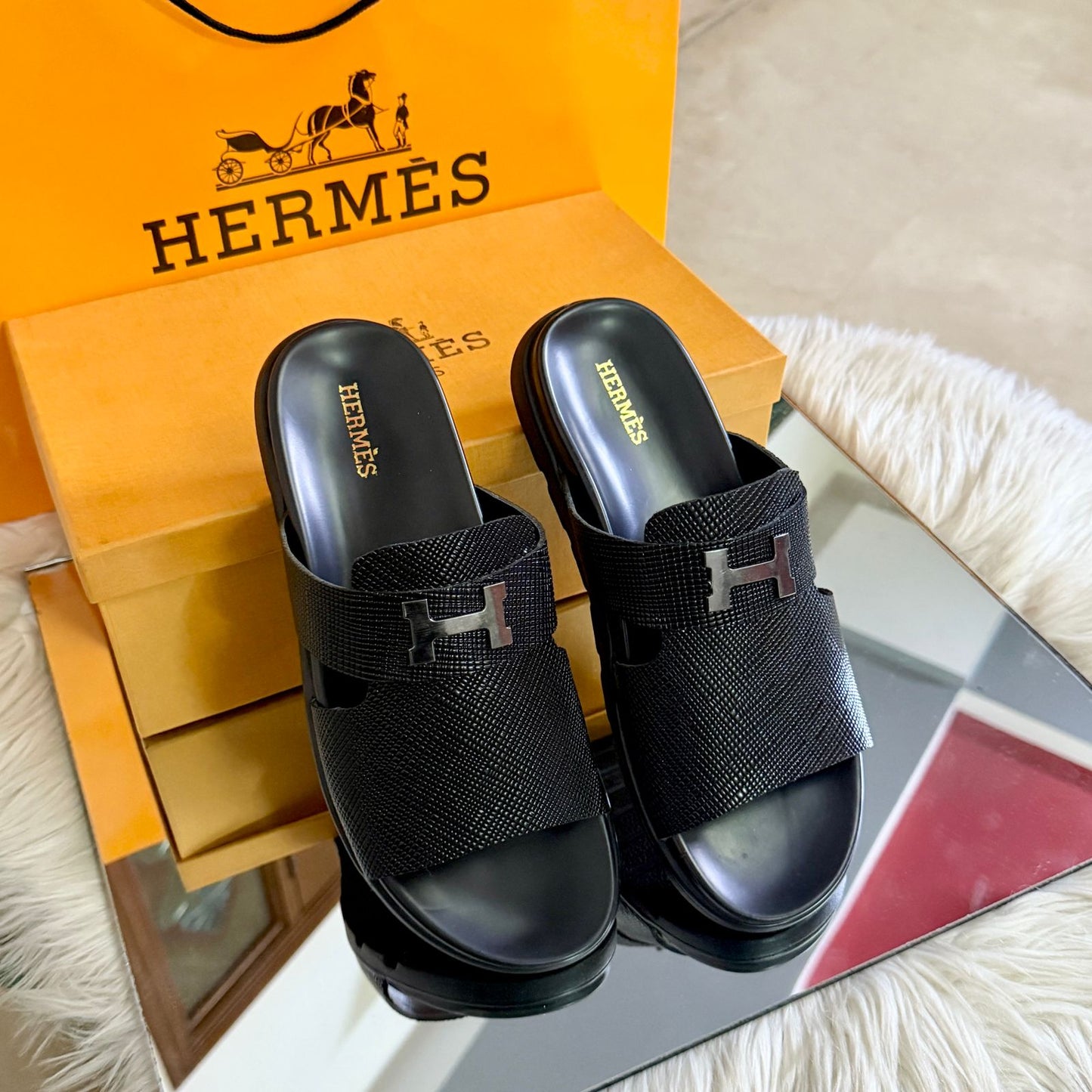 H-E-R-M-È-S Unisex Slippers – Premium Comfort Style (Black)