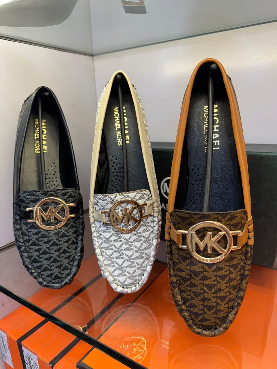 MICHAEL KORS WOMEN LOAFERS – Premium Comfort Footwear (Black)