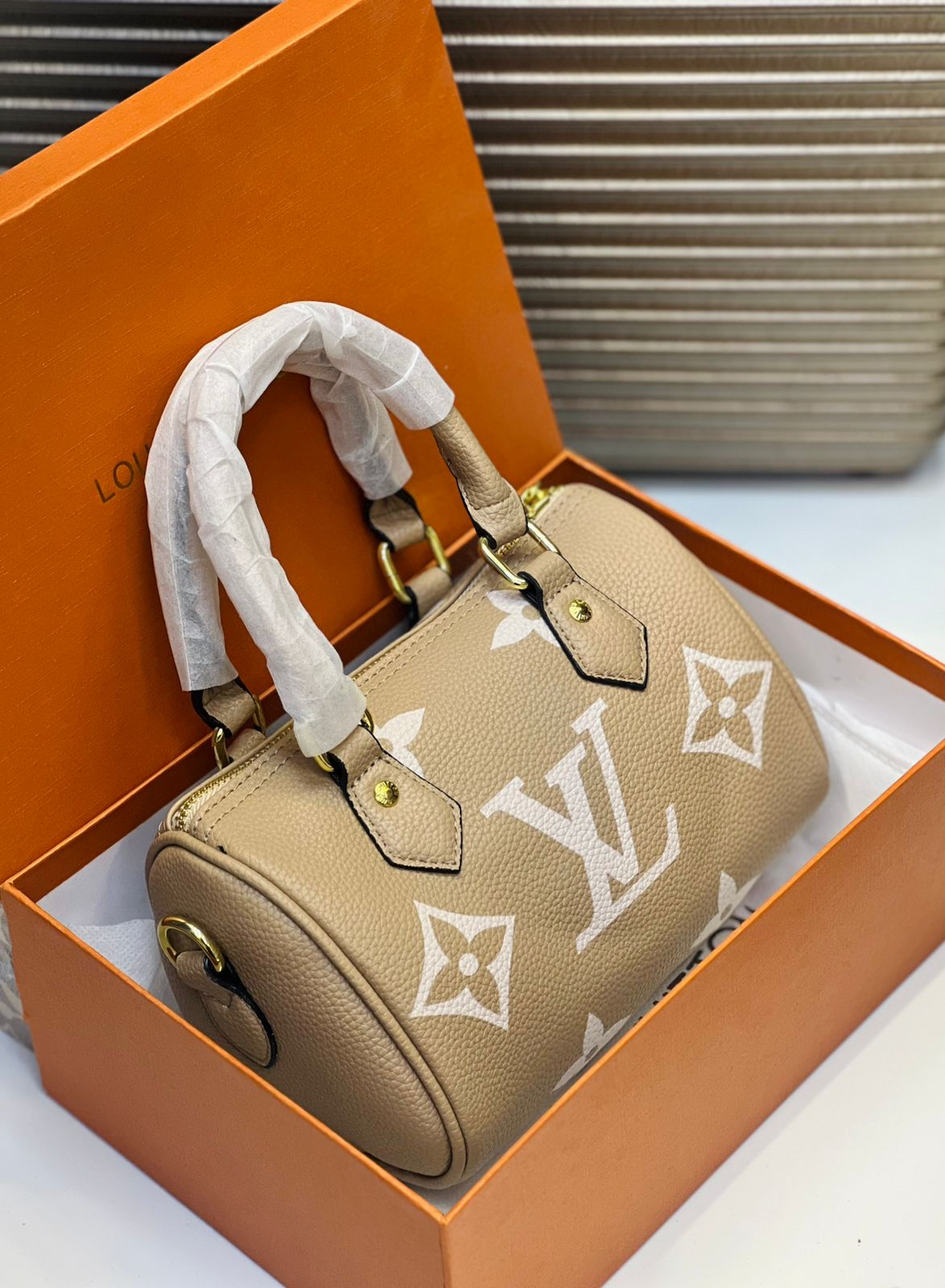 L-O-U-I-S V-U-I-T-T-O-N Duffle Bag – Premium Travel & Gym Bag | New Stock (Beige)
