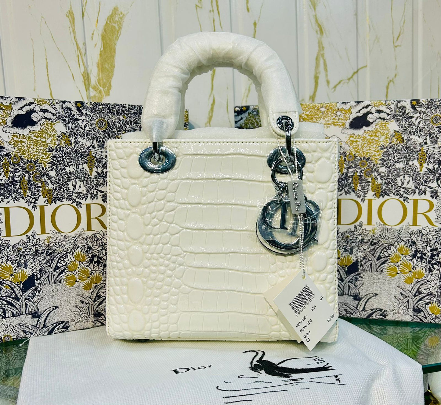 DIOR Lady β Signature Elegance in Hand (Cream)
