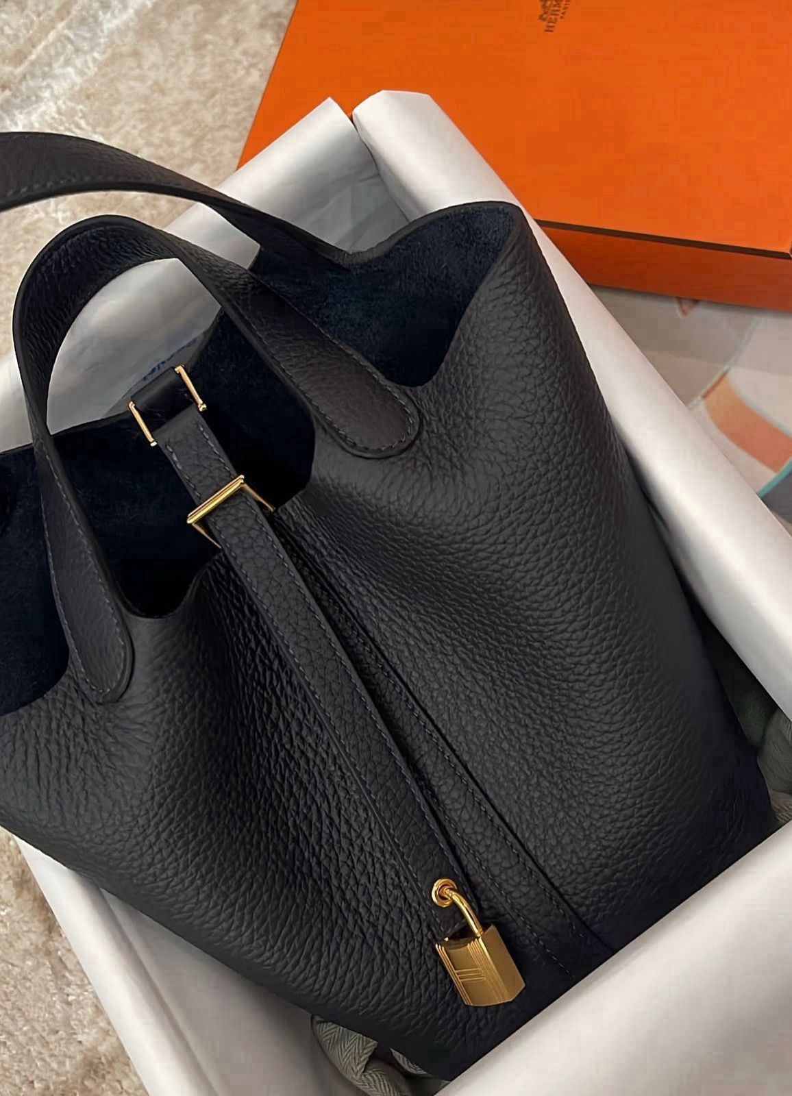 H-E-R-M-Γ-S Picotin Lock 18 β Iconic Luxe Women Bag (Black)