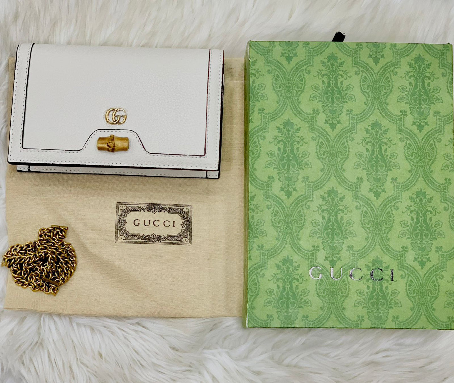 GUCCI DIANA MINI – Women Bag | Bamboo Closure & Leather Chain Shoulder Bag (White)