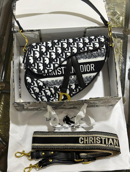 Dior Saddle Women's Bag - Premium Quality - Embroidered Strap (Black / White)
