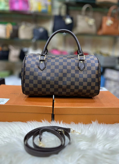 Louis Vuitton Duffel Bag - Premium Travel Companion (Brown/Black)