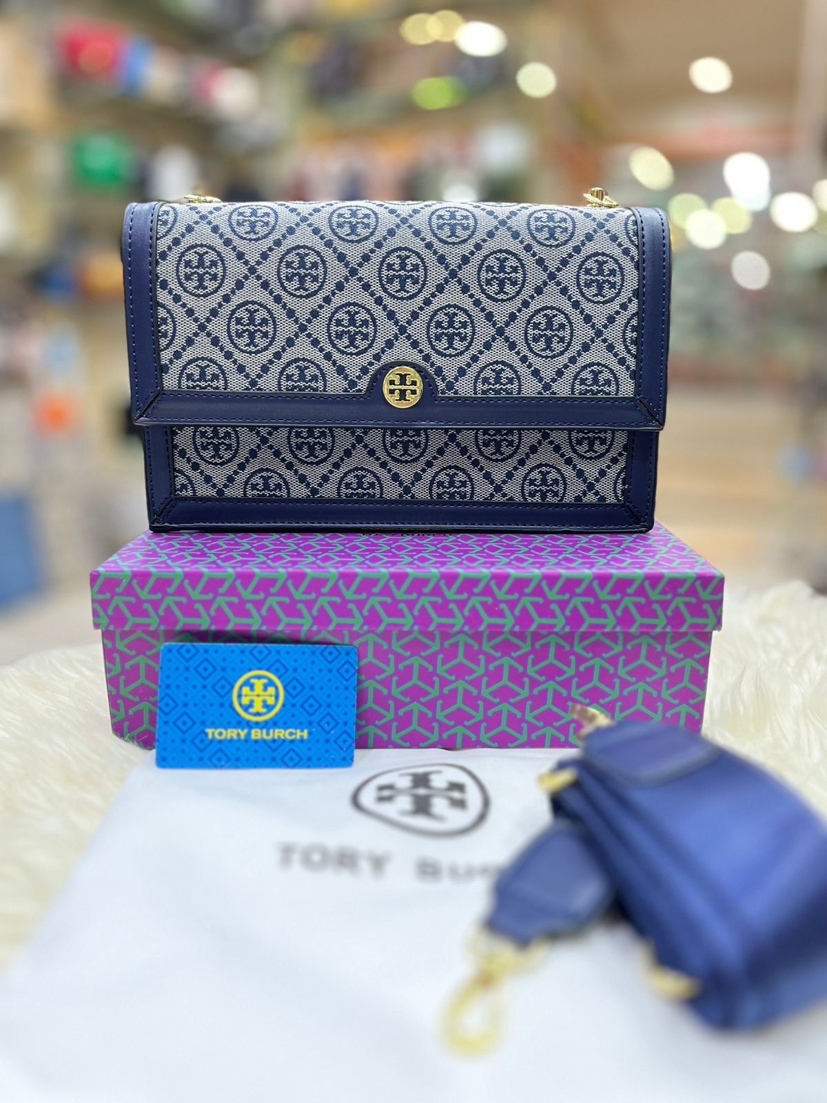 Tory Burch Fleming Small Leather Tote – Elegant Women's Bag with Logo Detail (Blue)
