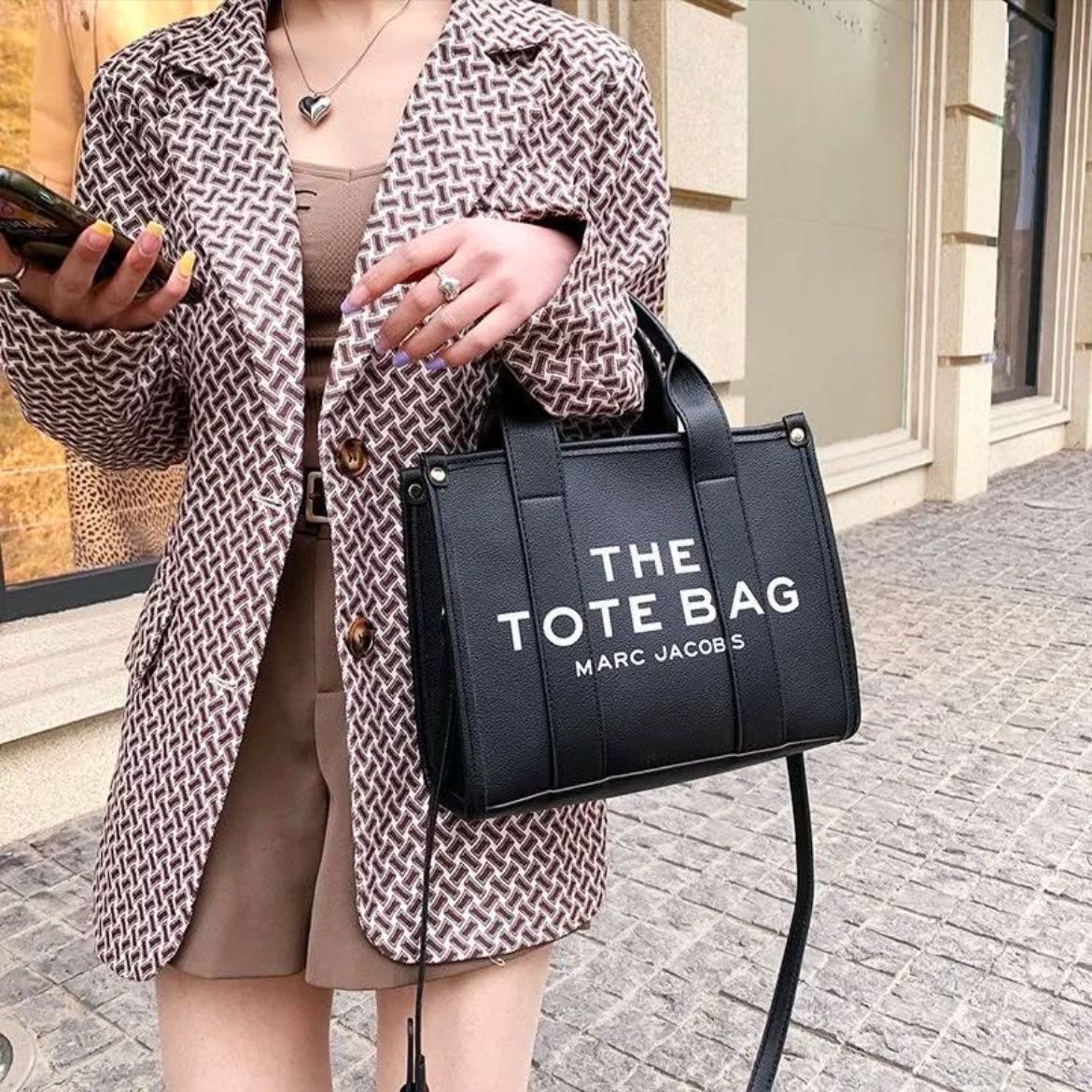 Marc Jacobs Handbag – Premium Quality (Black)