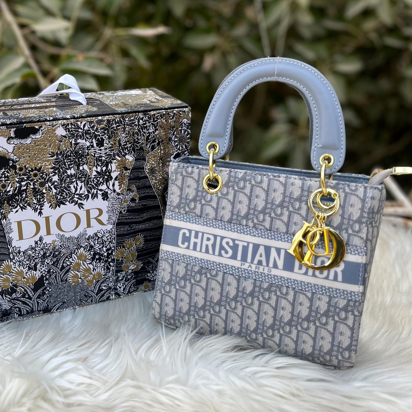 CHRISTIAN DIOR – Premium Handbag (White/Grey)