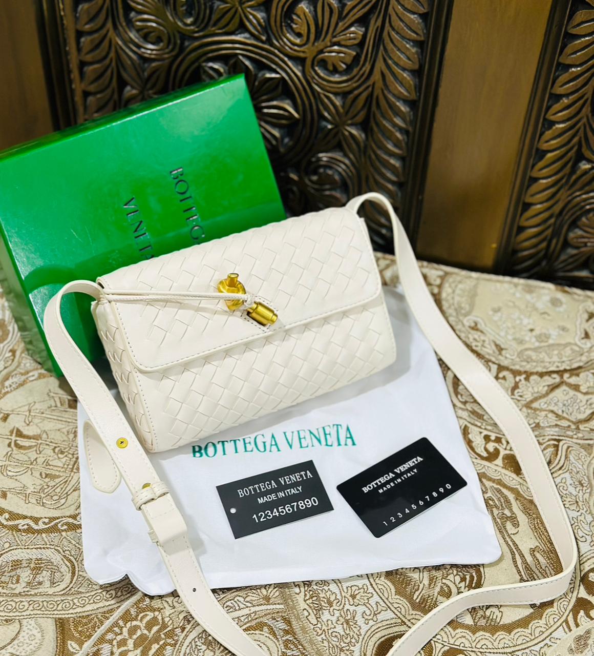 Bottega Veneta Woven Andiamo Crossbody Bag – Premium Quality (White)