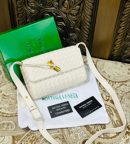 Bottega Veneta Woven Andiamo Crossbody Bag – Premium Quality (White)