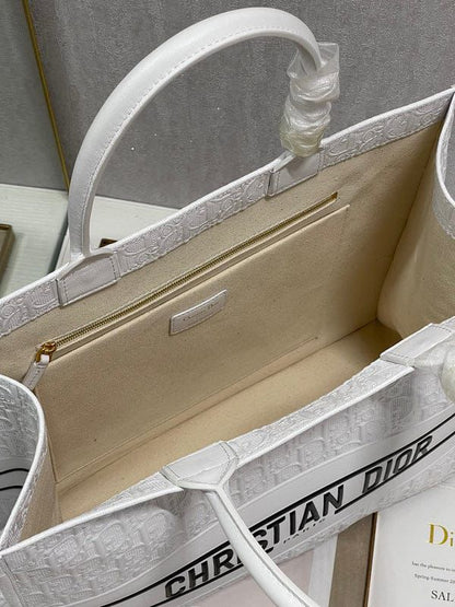 Dior Handbag – Restocked & Premium Quality (White)