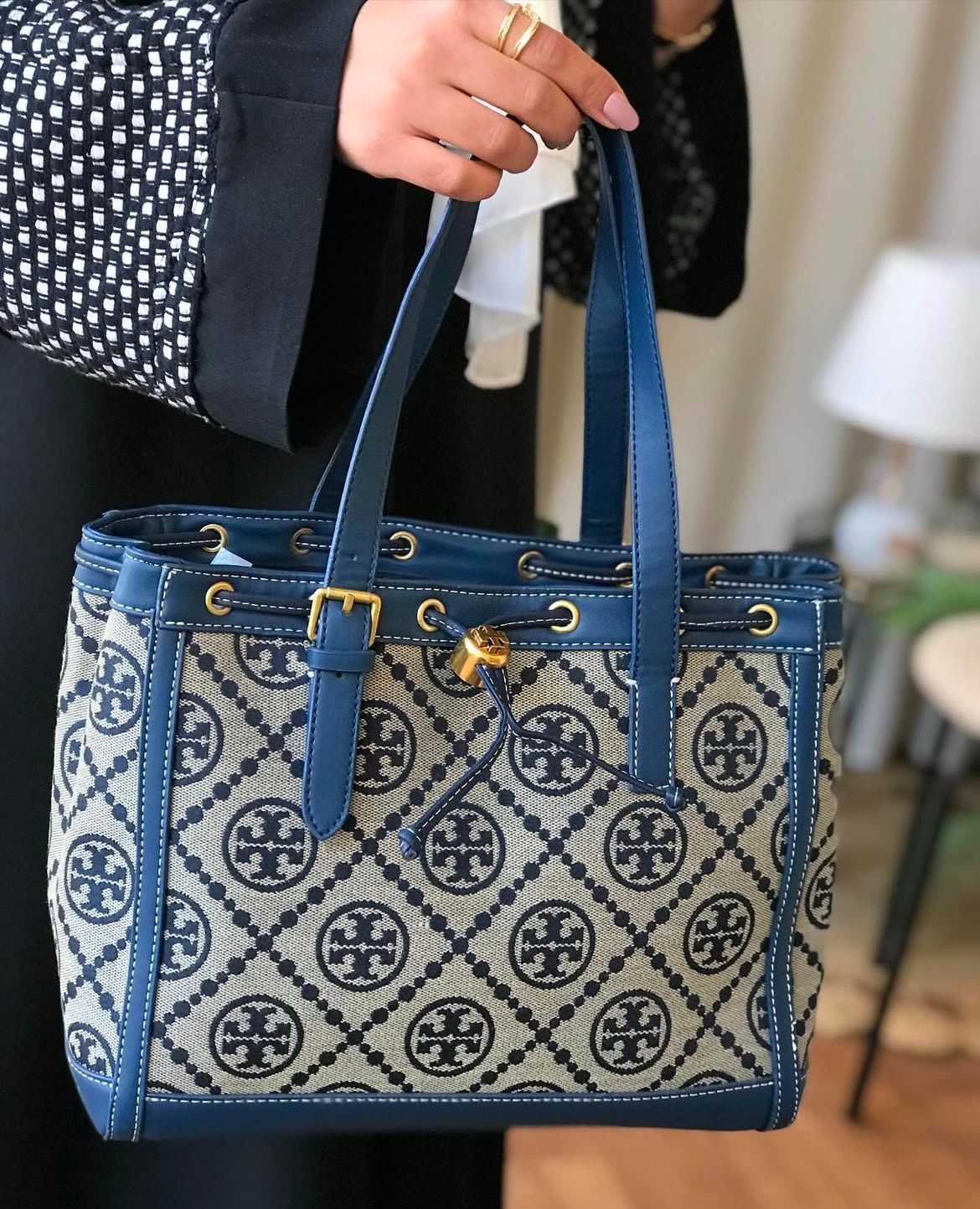 Tory Burch Women Handbag – Master Quality (Blue)