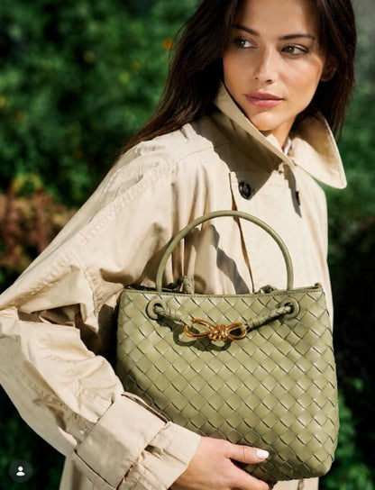 B-O-T-T-E-G-A V-E-N-E-T-A Small Andiamo Bag – Signature Luxe Women Bag (Green-2)