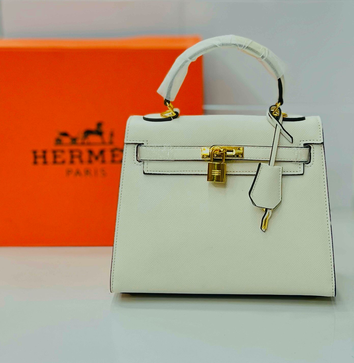 HERMÈS Medium Size Women Bag – Premium Quality (White)