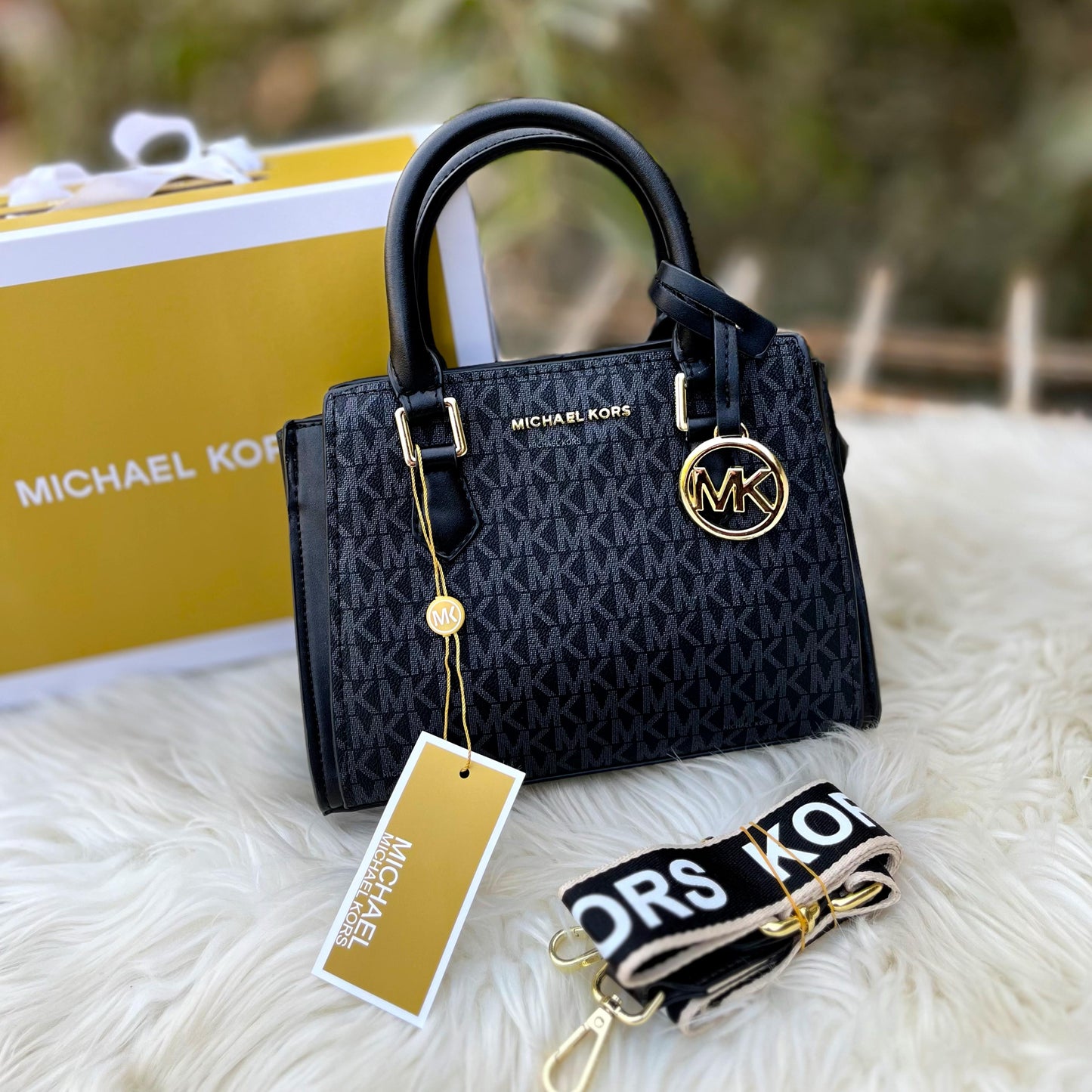 Michael Kors Women Bag – Master Quality (Black)