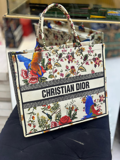 Christian Dior Women Bag – High-Quality Denim Tote (White/Cream/Black)