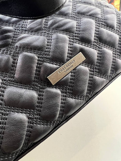 Kurt Geiger Women’s Handbag – Elegant & Timeless