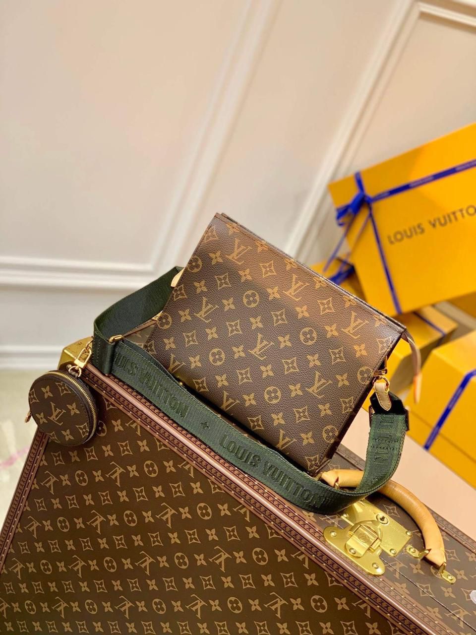 Louis Vuitton Crossbody Women Pouch – 2-Piece Set (Green)