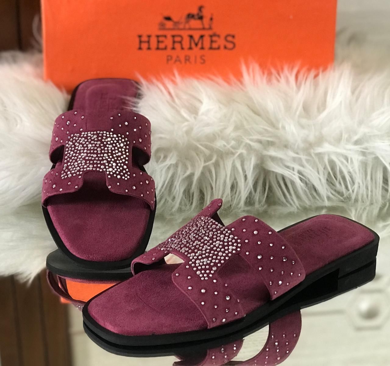 HERMÈS Women Slippers – Timeless Luxury & Comfort (Red/Silver)