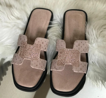 HERMÈS Women Slippers – Timeless Luxury & Comfort (Beige/Silver)