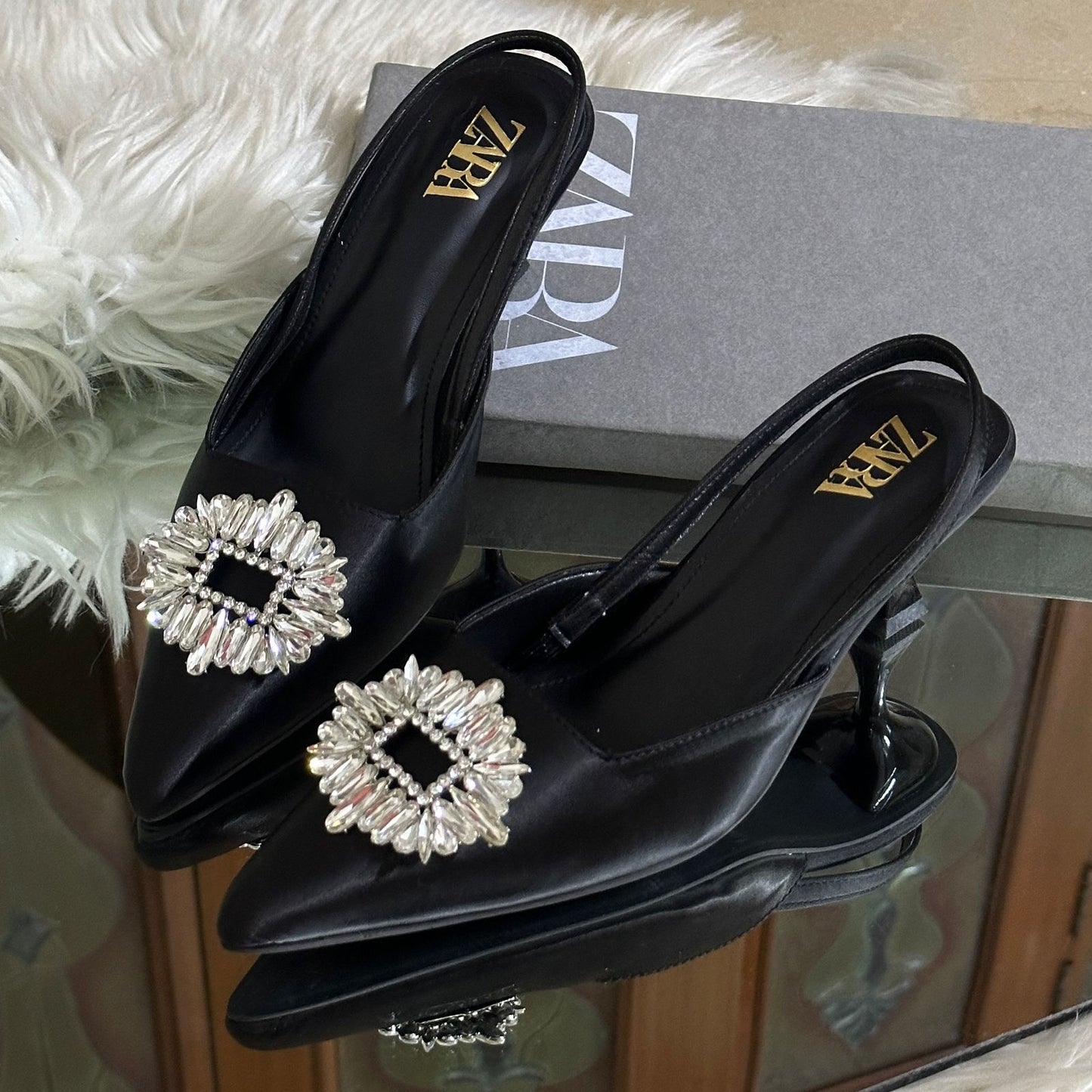 ZARA Women Kitty Heel – Elegant & Stylish (Black)