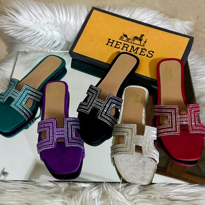 Hermès Iconic Luxury Slippers – Elegant & Timeless (Black)