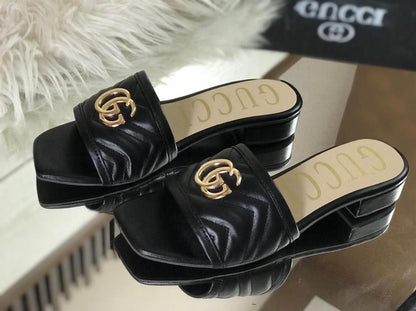 GUCCI Women's Slippers – Timeless Elegance & Comfort