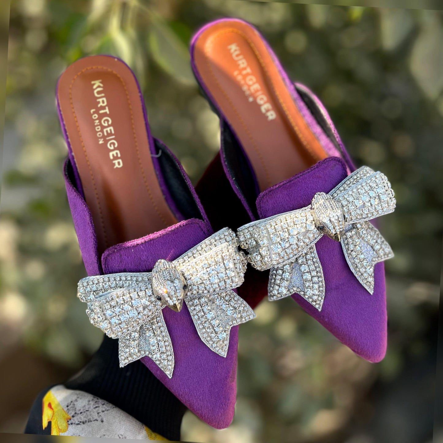 Kurt Geiger Women's Flat Mules – Chic & Comfortable (Purple)