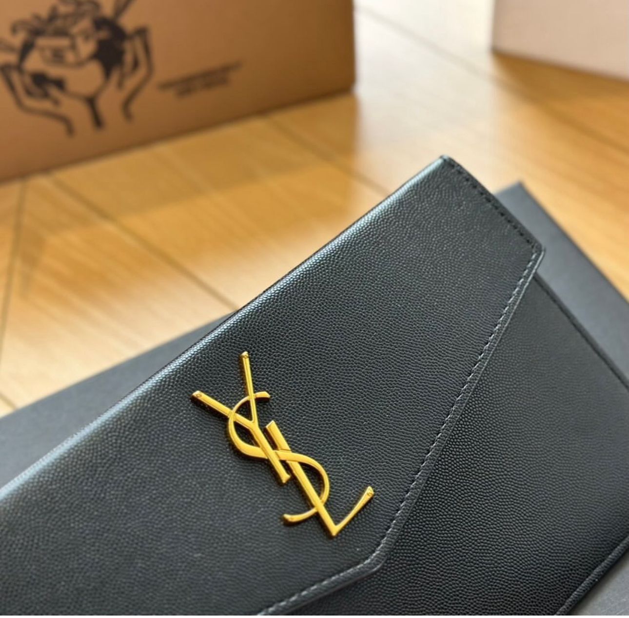 YSL Women Hand Bag – Luxury & Elegance (Black-1)