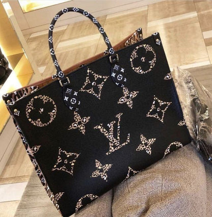 Louis Vuitton Women Tote Bag – Elegant & Spacious (Black/Brown)
