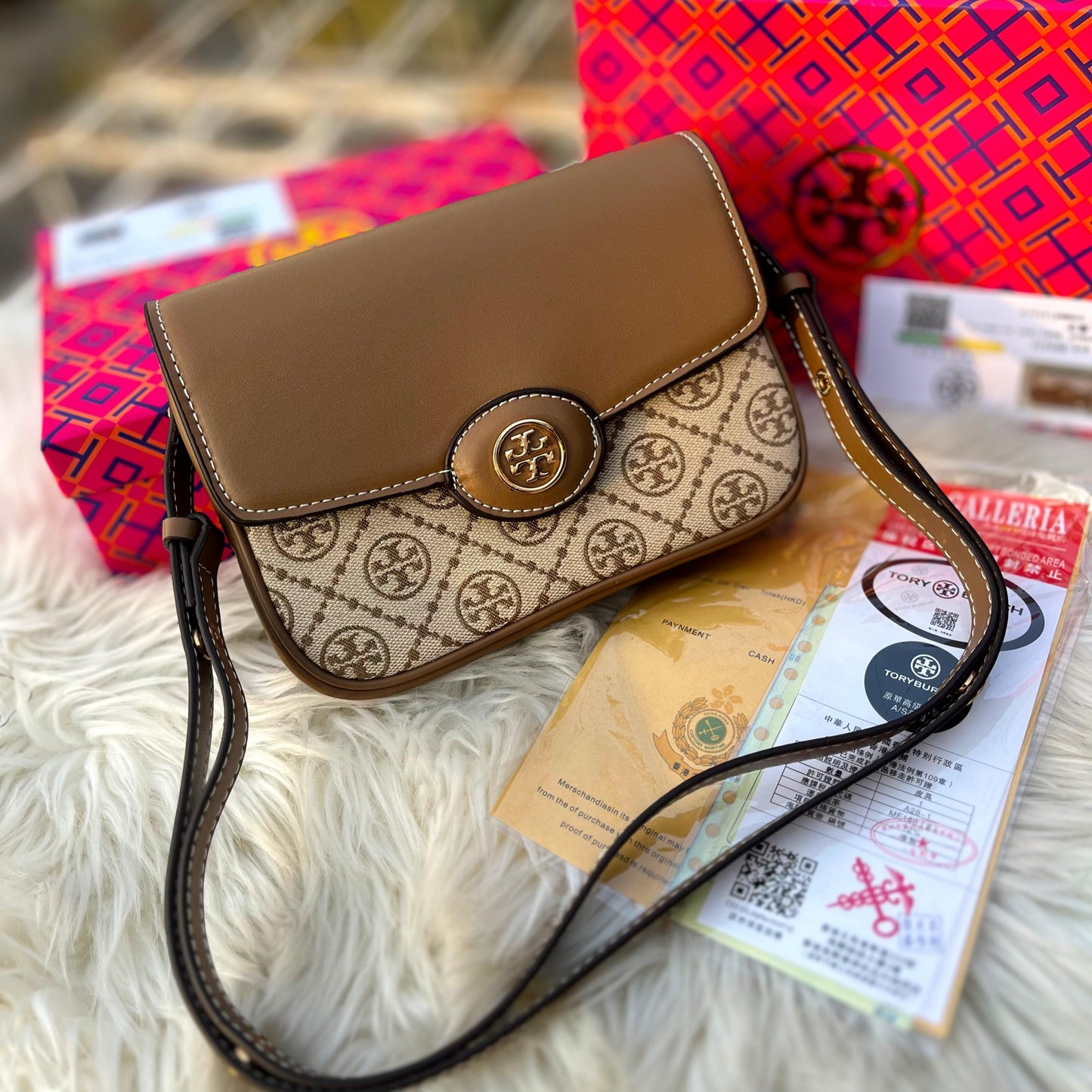 Tory Burch Women Bag – Stylish & Functional Crossbody (Beige)