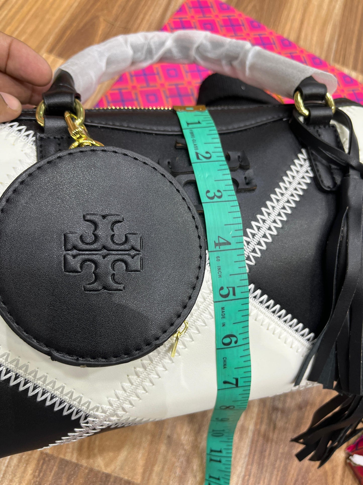 Tory Burch Two-Way Duffel Women Bag – Elegant & Versatile (Beige/White)