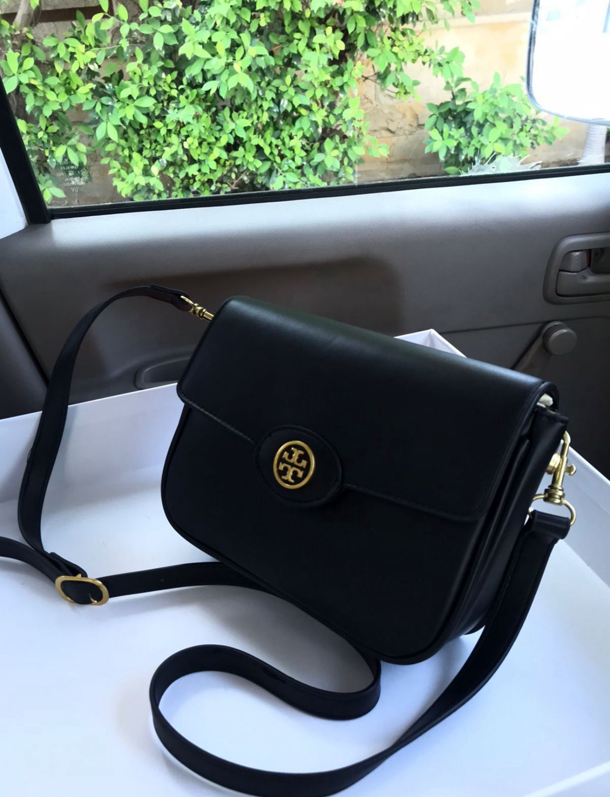 Tory Burch Women Bag – Stylish & Functional Crossbody (Black)