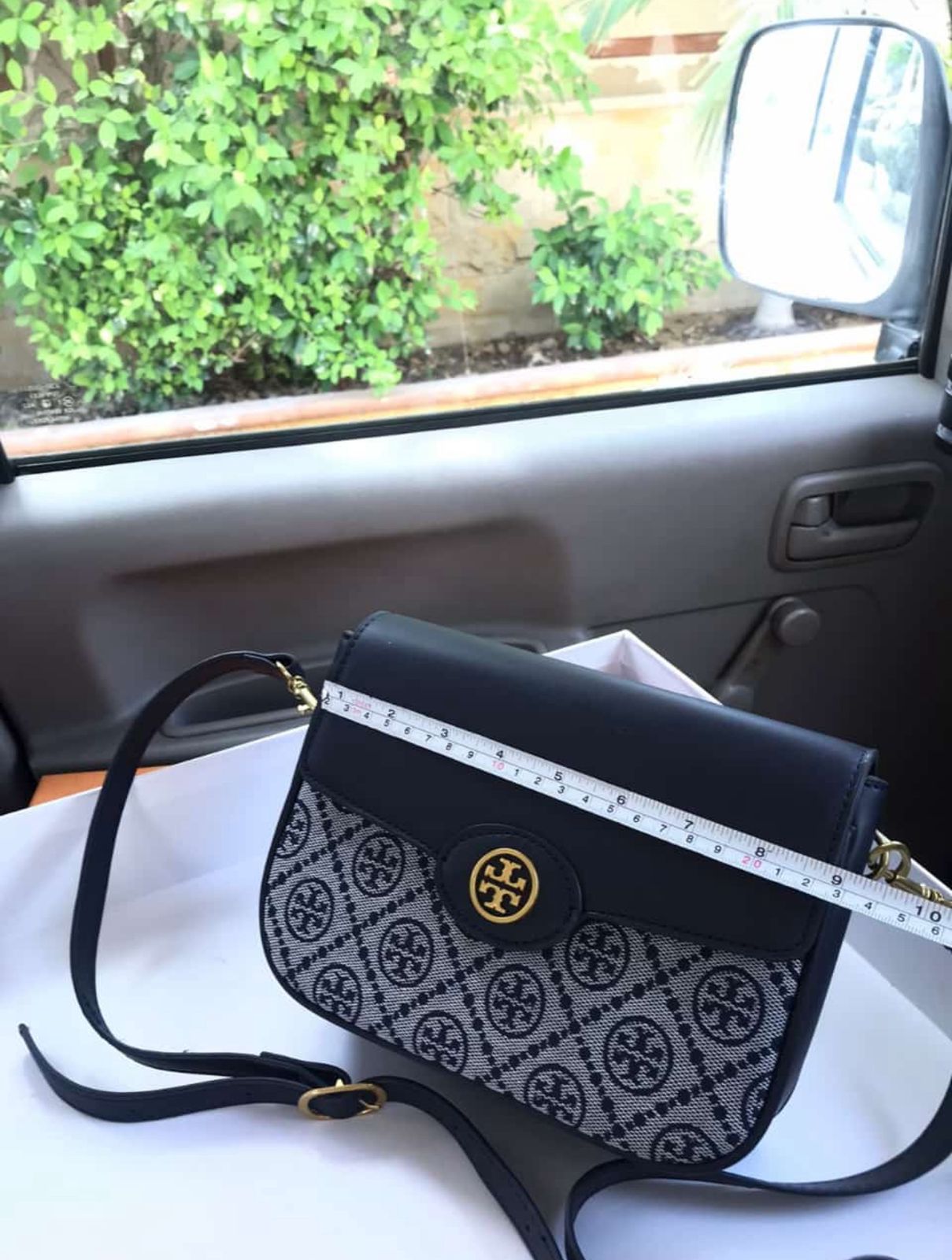 Tory Burch Women Bag – Stylish & Functional Crossbody (Blue)