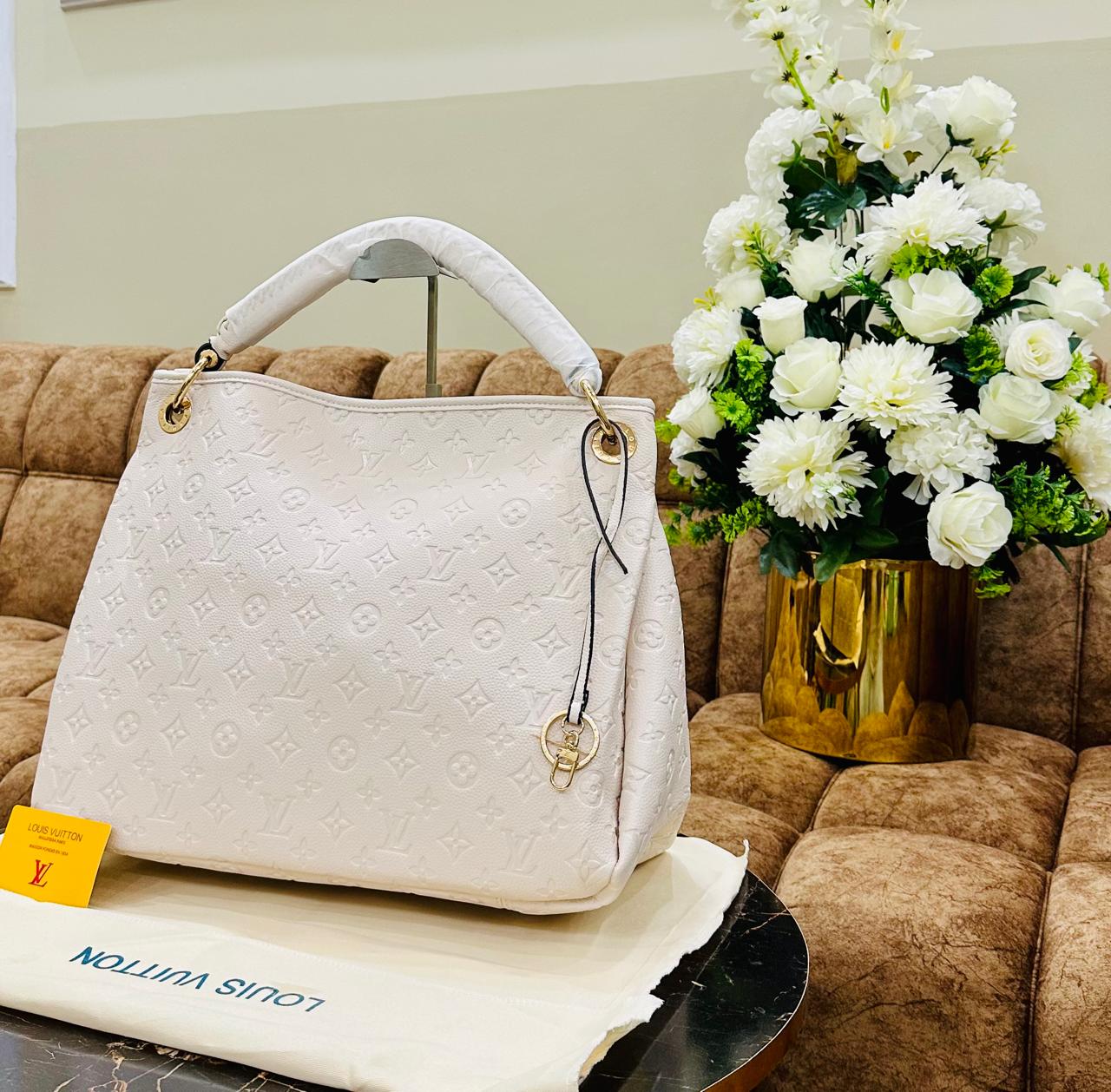 Louis Vuitton — Large Tote Bag (AAA Soft Quality | Dust Bag & Brand Card Included) (White)