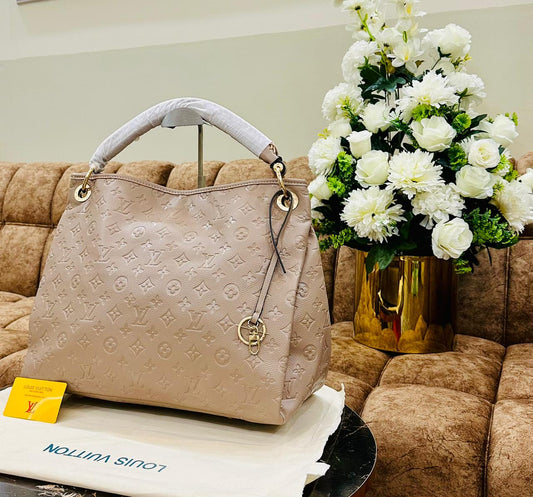 Louis Vuitton — Large Tote Bag (AAA Soft Quality | Dust Bag & Brand Card Included) (Beige)