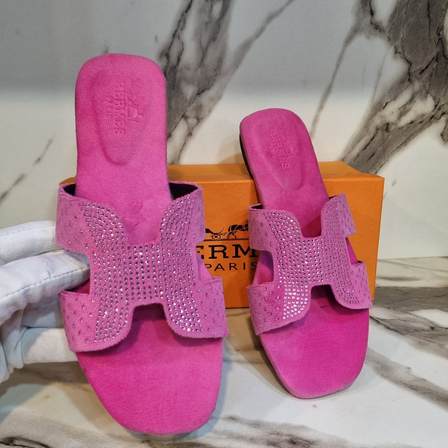 Hermes Stone Flats – Restocked in 5 Gorgeous Colors (Pink)