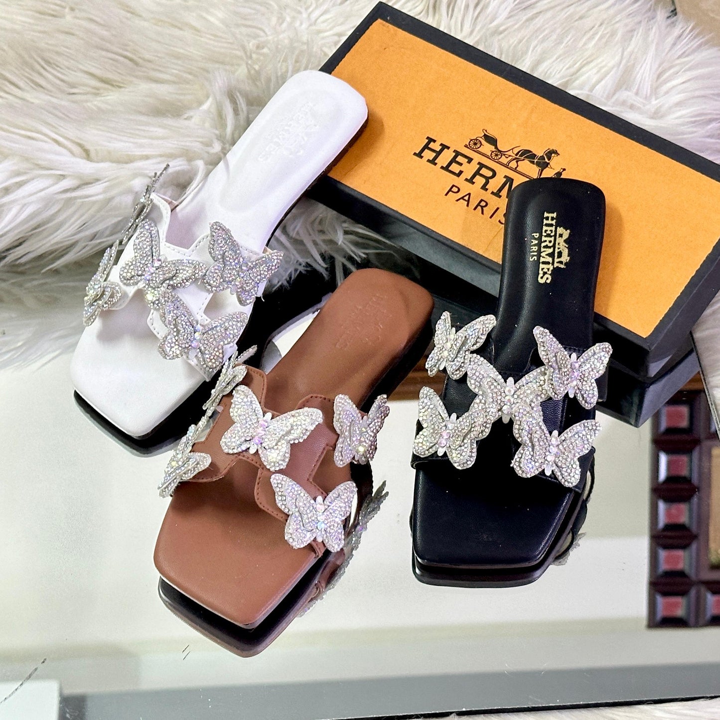 HERMÈS Medicated Sole Slippers – Elegant Comfort (White)