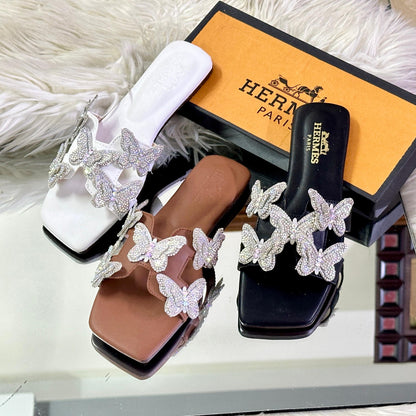 HERMÈS Medicated Sole Slippers – Elegant Comfort (White)
