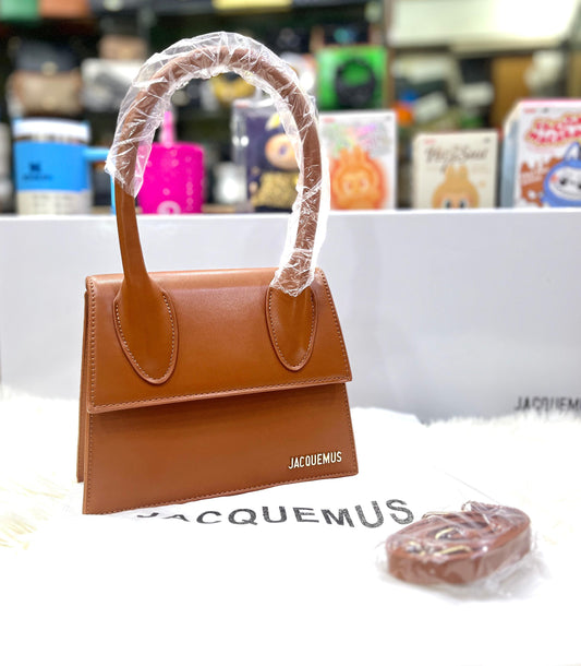 J-A-C-Q-U-E-M-U-S Le Grand Chiquito Tote – Luxe Mini Statement Women Bag (Brown-2)