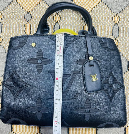 Louis Vuitton Women Bag – Soft, Premium & Elegant (White/Brown)