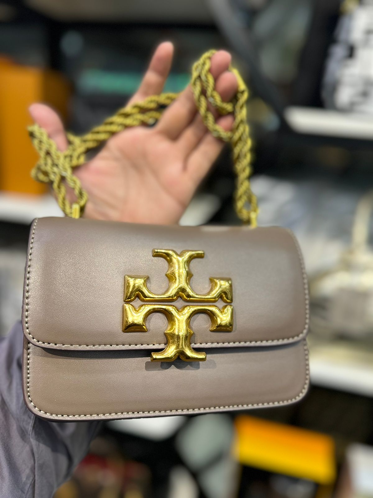 Tory Burch Small Eleanor Bag – Elegant, Compact & Iconic (Brown 1)