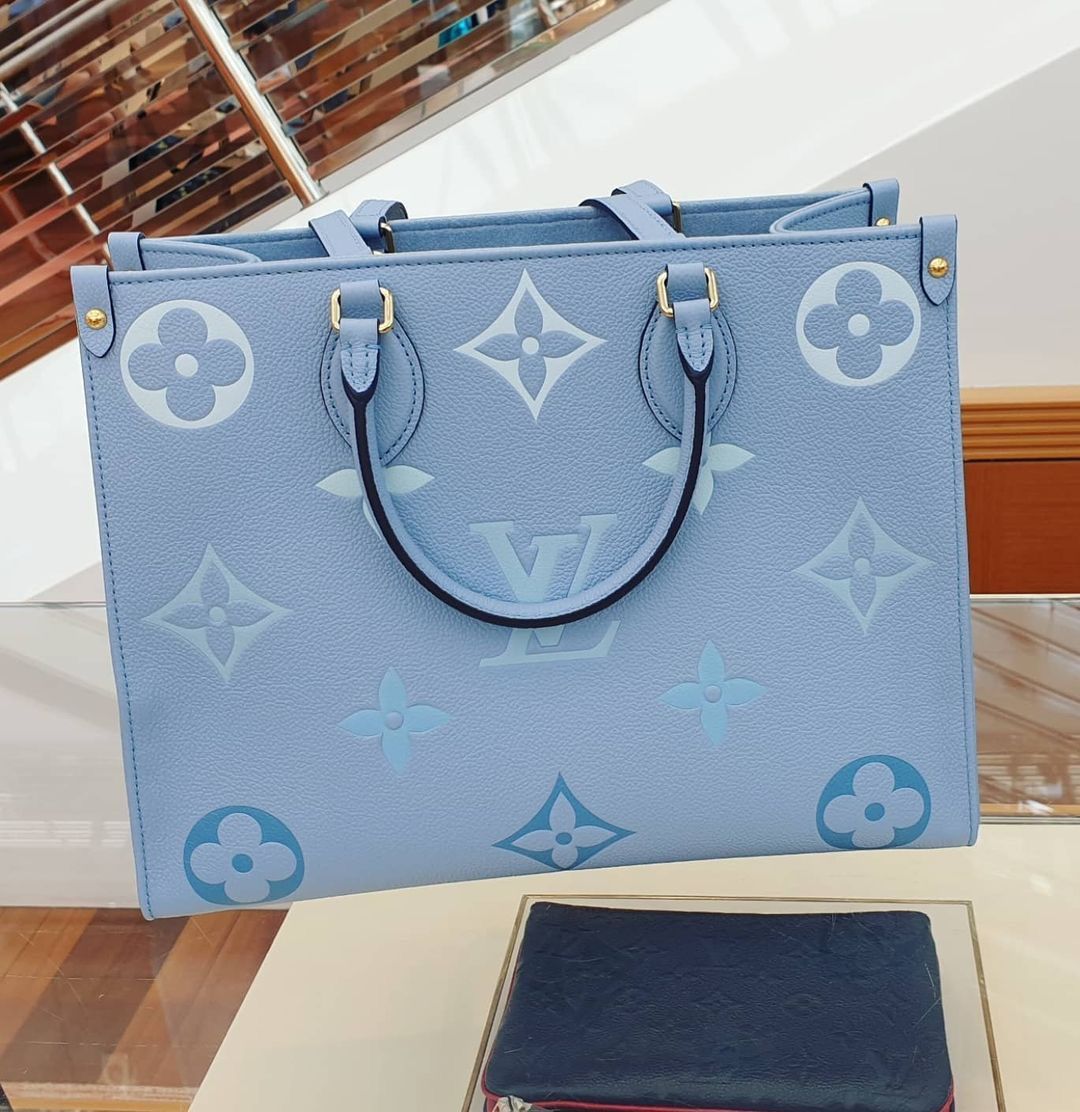 LOUIS VUITTON OnTheGo MM – Women Bag (Monogram Canvas)