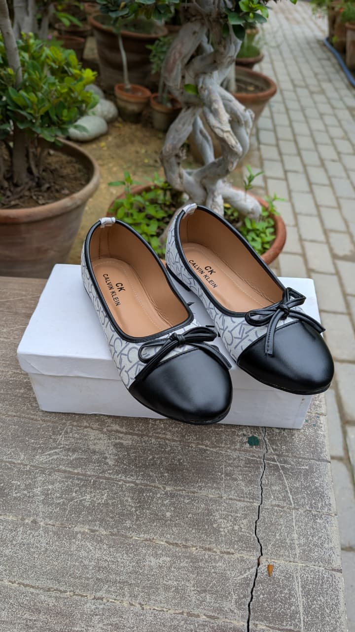 CALVIN KLEIN – Women Slippers (Black)