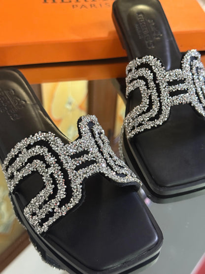 HERMES – Medicated & Soft Slippers (Black)